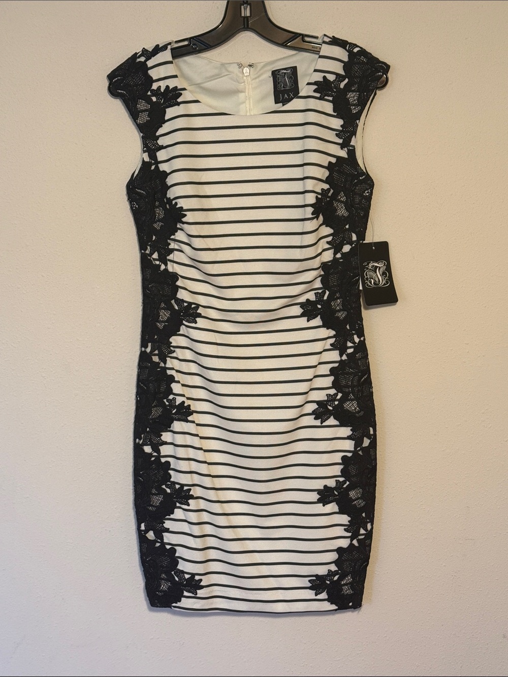 Jax Women Black & White Striped Sheath Dress with Lace Side Panels Size4